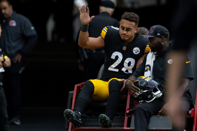 Steelers losing special teams star Miles Killebrew for season due to knee injury